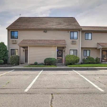 Bristol Condo Near Espn HQ & Lake Compounce!