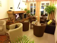 Logis Hôtel-Restaurant la Sapinière - 駐車場