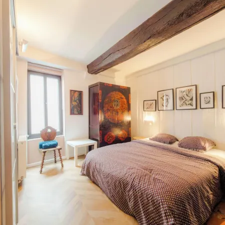 Separate master suite, 18th century residence