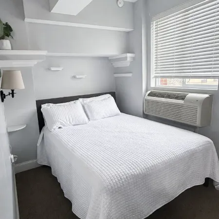 Historic Downtown Studio Steps from Eateries & Wvu