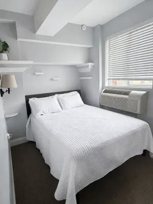 Historic Downtown Studio Walk to Wvu & Dining - Kitchens