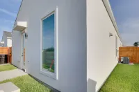 Modern Couples Condo, 4 Mi to Downtown Mcallen! - Kondo