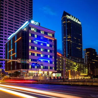 Aloft Tampa Downtown Hotels near Tampa Museum of Art