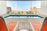 Aloft Durham Downtown - Pools