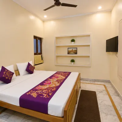 Goroomgo P G on Ganges Varanasi Hotels near Chet Singh Ghat