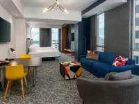 Aloft Orlando Downtown Hotels near Tupperware Tower