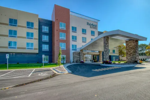 Fairfield Inn & Suites Appleton - parking