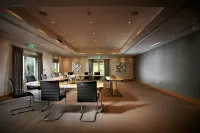 Rowhill Grange Hotel & Utopia Spa - parking