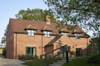 The Montagu Arms - parking