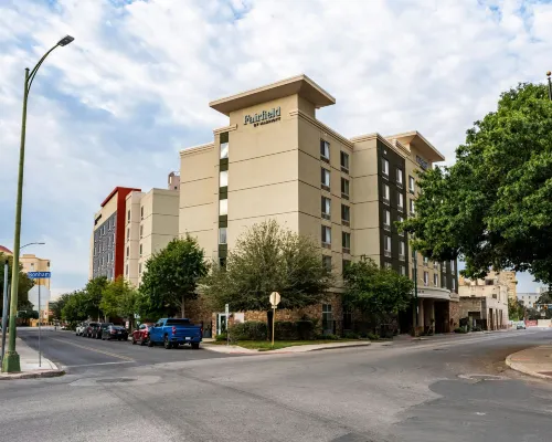 Fairfield Inn & Suites San Antonio Alamo Plaza/Convention Center Hotel in zona Museo Witte