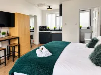The Annexe, 25 Gorsehill Road - Parking