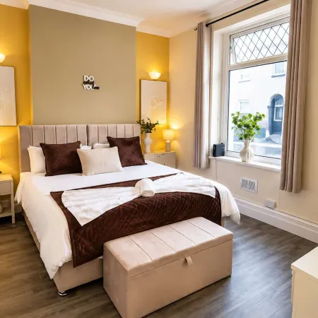 Cardiff Luxury Home • Hot Tub, Sauna & Games Room