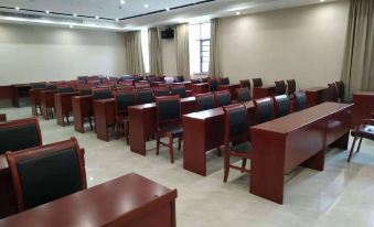 Ease Hotel (Gong'an Chanling Avenue People's Hospital)