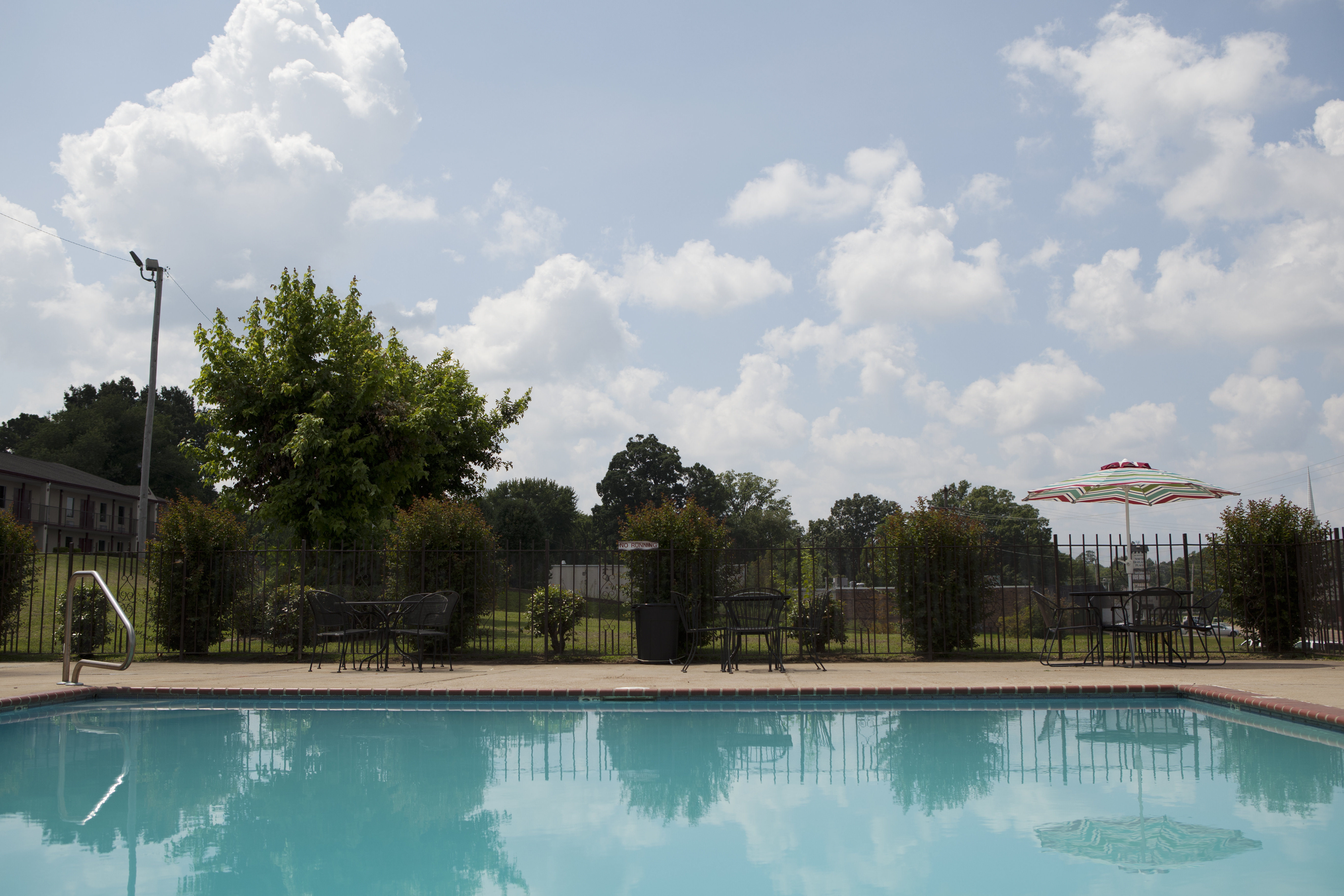 Red Roof Inn & Suites Jackson, TN