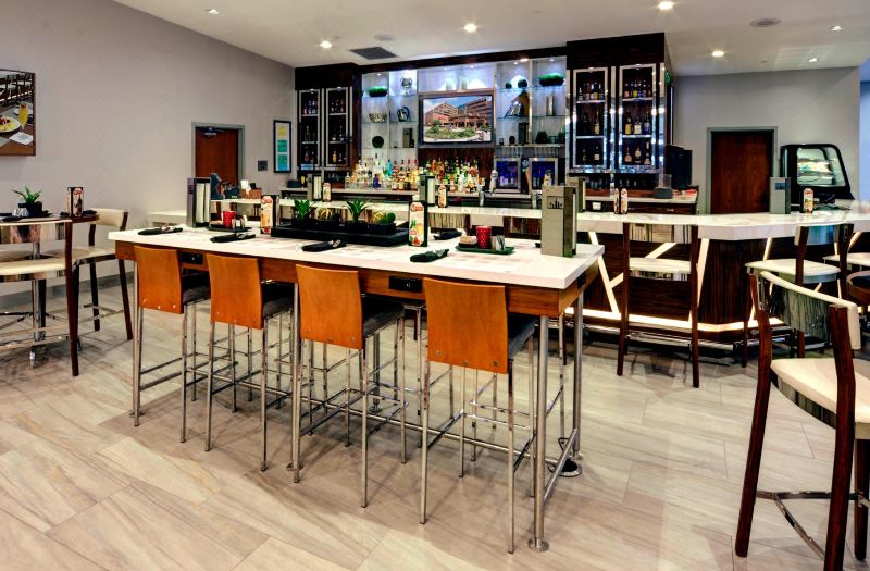 Marriott East Lansing at University Place photo 5