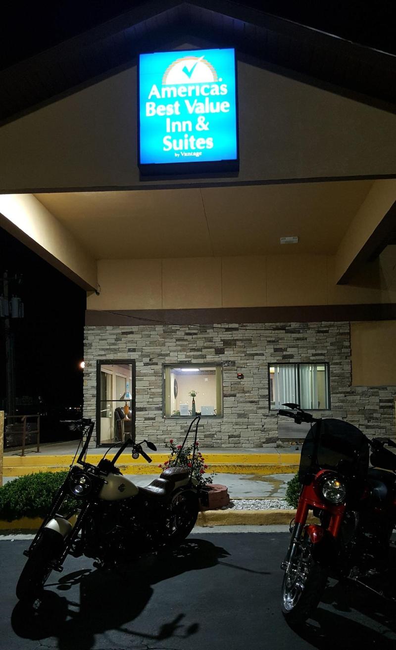 Americas Best Value Inn & Suites Harrisonville