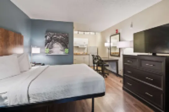 Extended Stay America Suites - Miami - Airport - Blue Lagoon