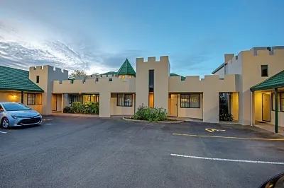 Camelot Motor Lodge and Conference Centre