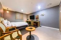 Bundang Noblesse Hotels in Seongnam
