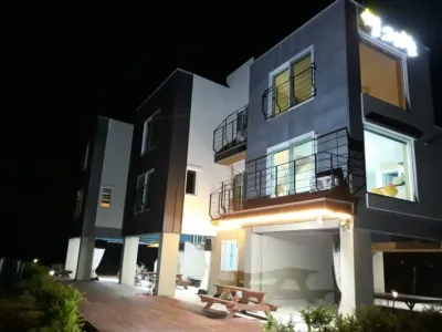 Gochang Byeolgeurineun Pension Hotels in Gochang
