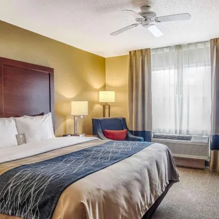 Comfort Inn & Suites Grafton-Cedarburg