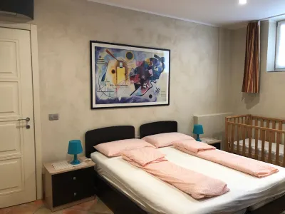 La Casa Blu Apartment in Villa with Exclusive Use of the New Pool Garden, Unesco