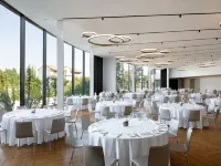 Sheraton Milan San Siro Hotels near Bonola Station