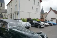 Relais des Trois Châteaux Hôtel-Restaurant - Teritoria - Pysäköinti