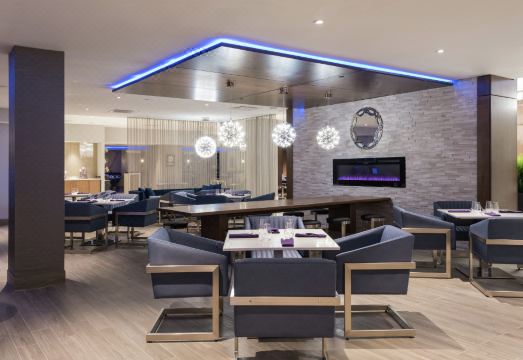 3. 홈우드 스위트 ..