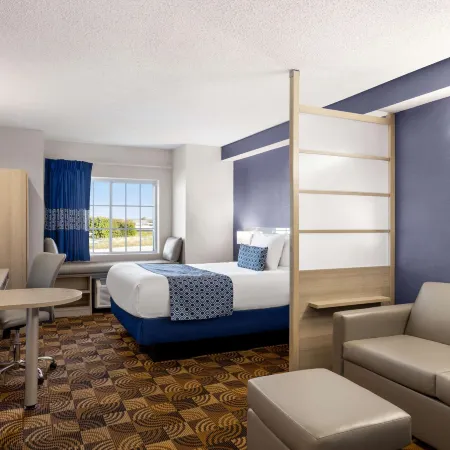 Microtel Inn & Suites by Wyndham Lincoln