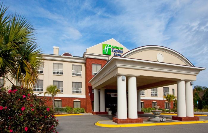 Holiday Inn Express & Suites QUINCY I-10 by IHG