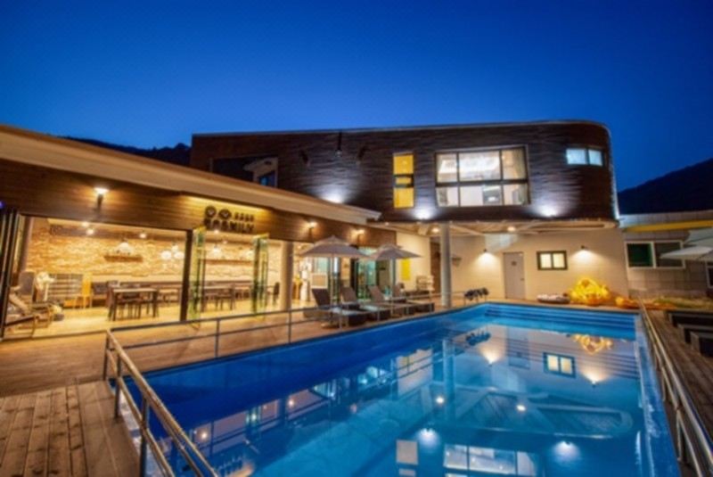 3. 도그밀리펜션..