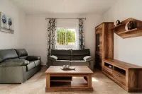 Rural House with Private Pool, New and Beautiful Garden