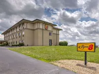 Super 8 by Wyndham Waterloo Hotels in Waterloo