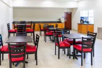 Red Roof PLUS+ & Suites Savannah - I-95 - Bãi đậu xe