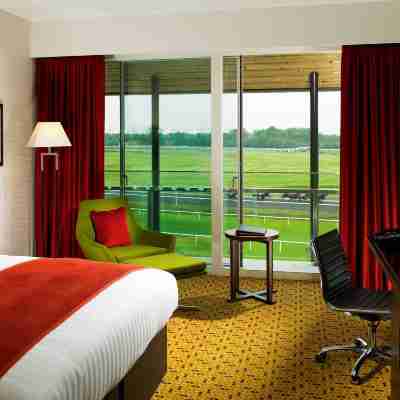 Lingfield Park Marriott Hotel & Country Club Rooms