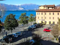 Virginia Hotels in Laveno-Mombello