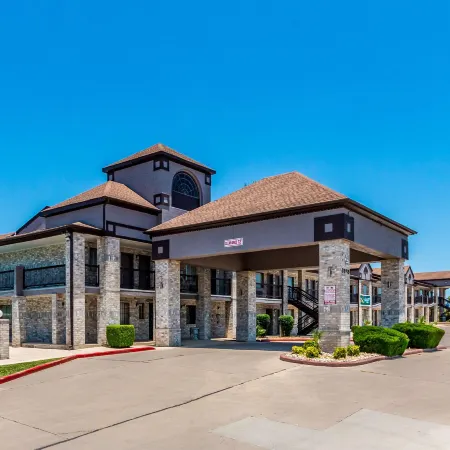 Quality Inn I-10 East Near Frost Bank Center Отели рядом с достопримечательностью «AT&T Центр»