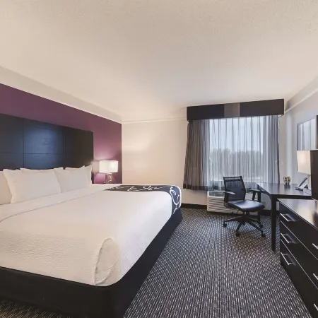 La Quinta Inn & Suites by Wyndham Austin Round Rock