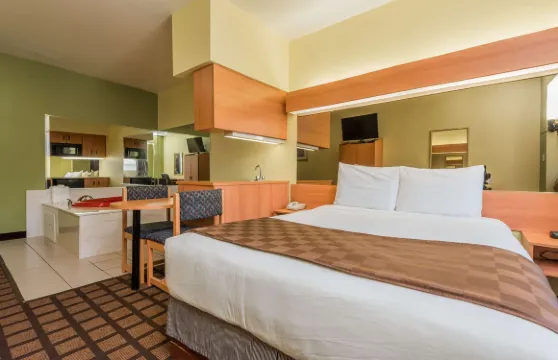 沃斯堡北-艾特福斯爾麥客達套房酒店