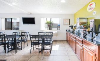 Super 8 by Wyndham Harlingen TX