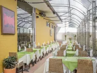 Hotel Apartamentos Regency la Feria Hotels near Central Station