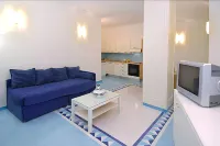 Aurora Residence - Condos