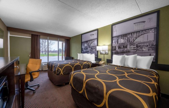 Super 8 by Wyndham Perrysburg/Toledo