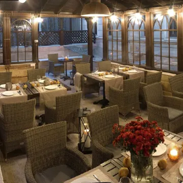 Zentrum Hotel Отели рядом с достопримечательностью «Триумфальная Арка»