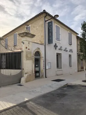 Hôtel le Lys d'Or Hotels in Vauvert