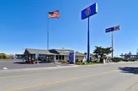 Motel 6 Willows, CA