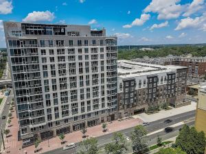 Frontdesk 500 West Trade Apts Fourth Ward Charlotte