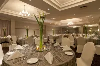 Holiday Inn Laval Montreal, an IHG Hotel فنادق في لافال