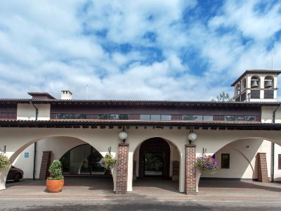 Europa Gatwick Hotel & Spa